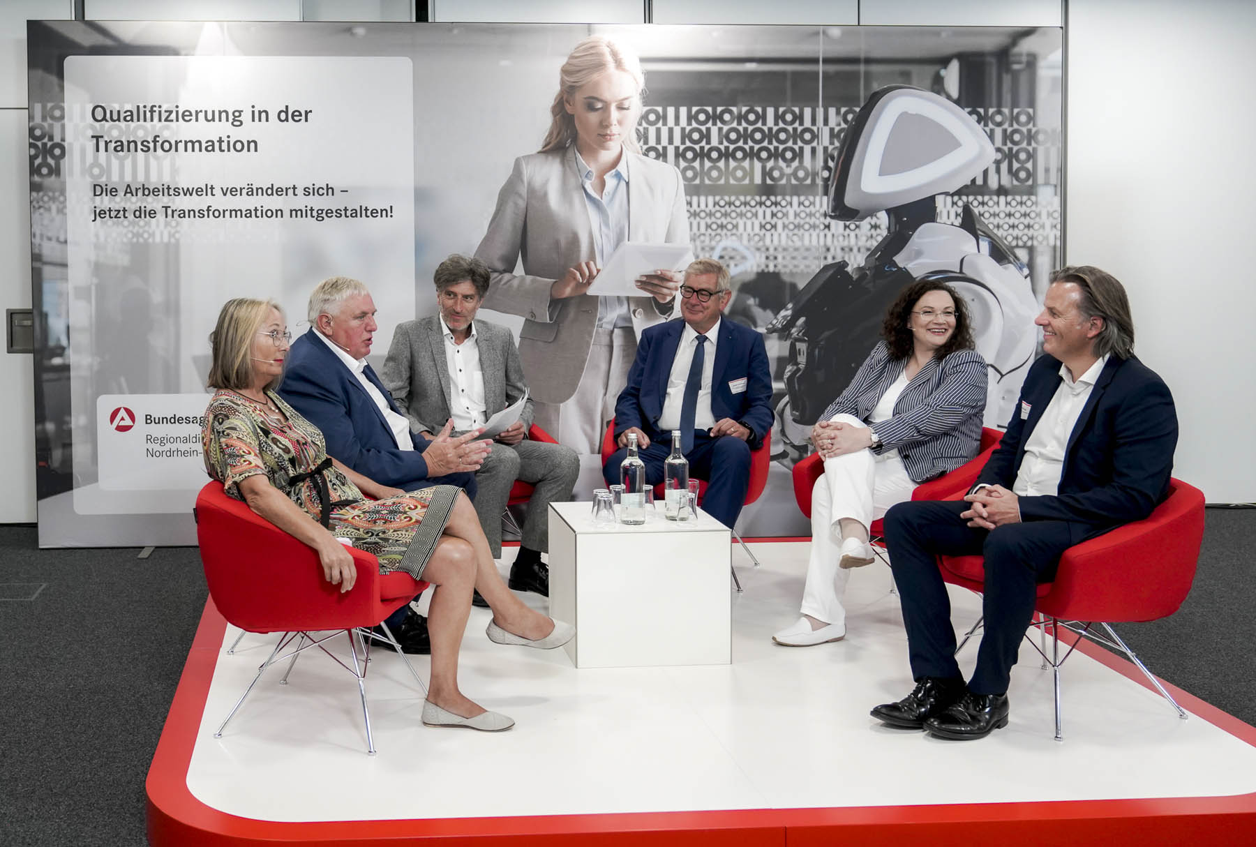 Businessporträt des Tonhallen-Intendanten Michael Becker Michael Becker, Intendant der Tonhalle Düsseldorf, Porträtfotografie für die Zeitung Express