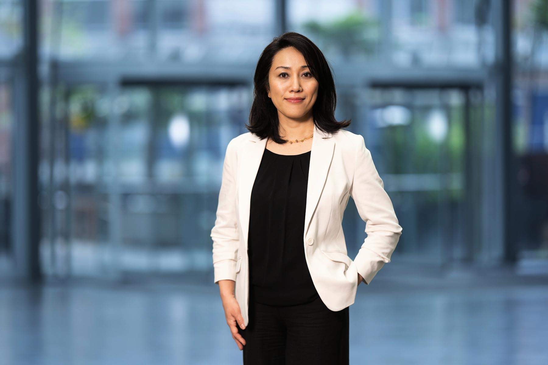 Düsseldorf Altstadt bei Hochwasser in der Blauen Stunde am Rhein – Foto von Chris Göttert Fotografie